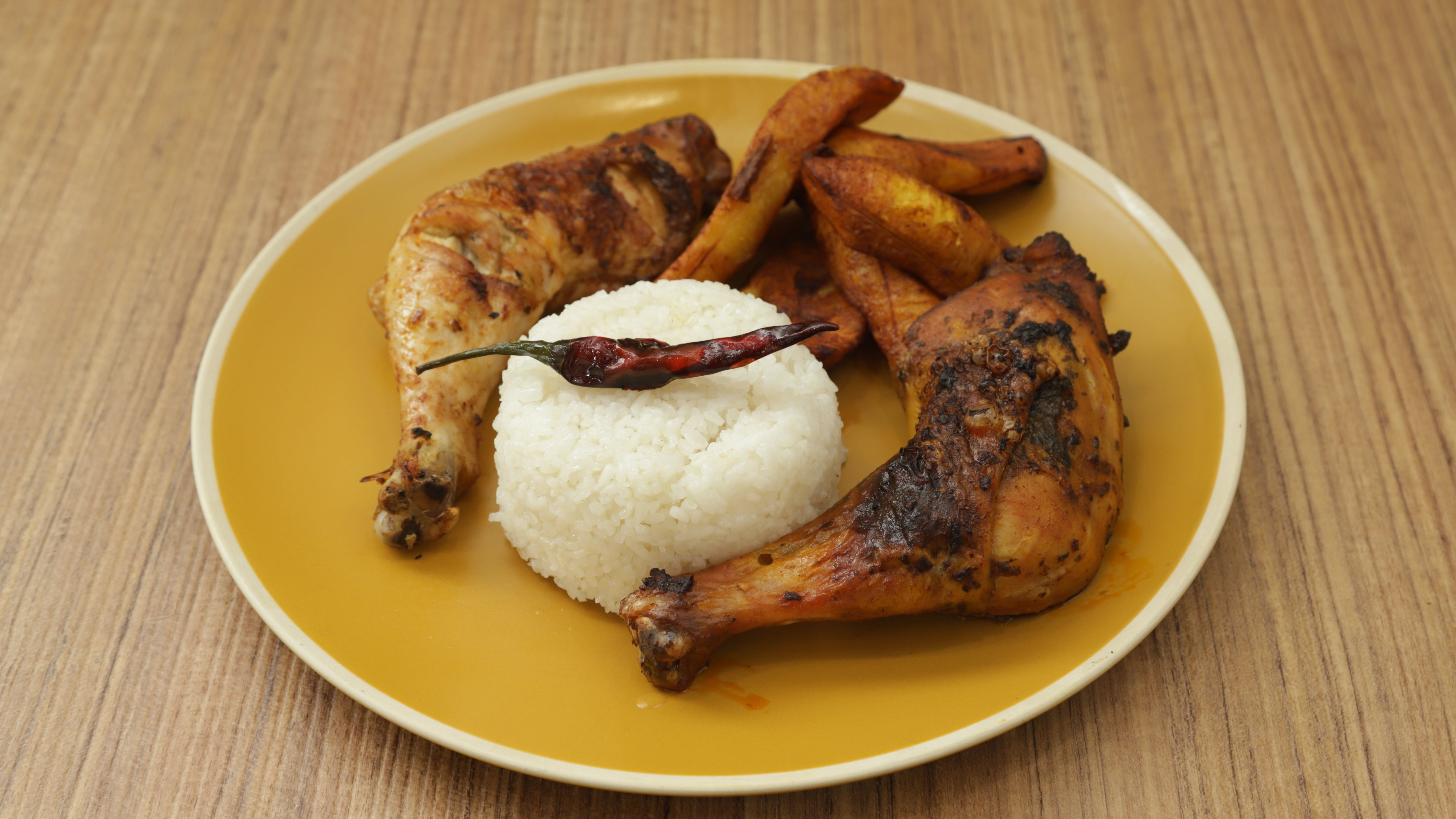 Salah (1 Cuisse de poulet Braisé & 1  Mariné) 🍗