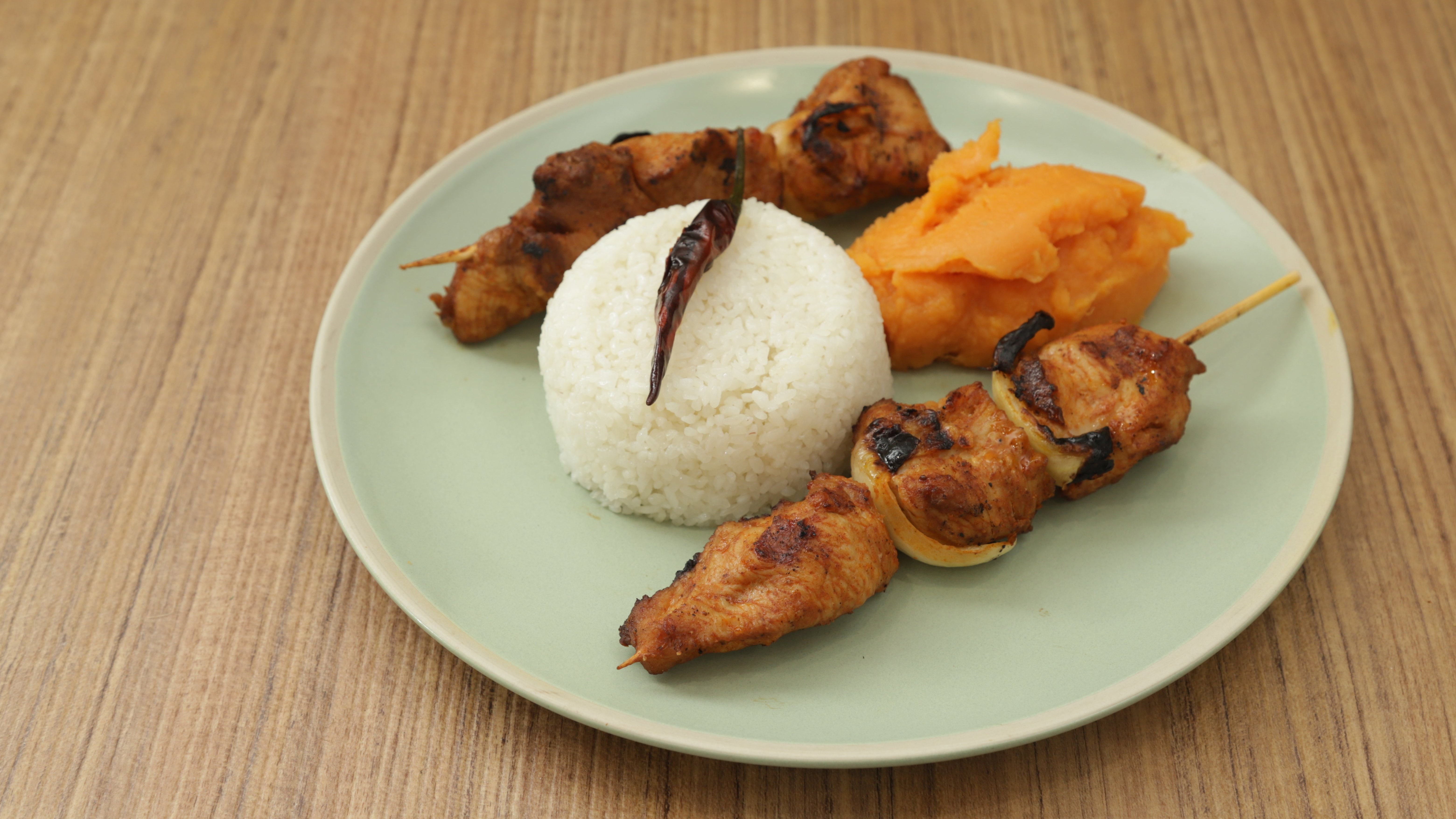 Joka Lala  (2 Brochettes de volailles marinées et grillées)🍢