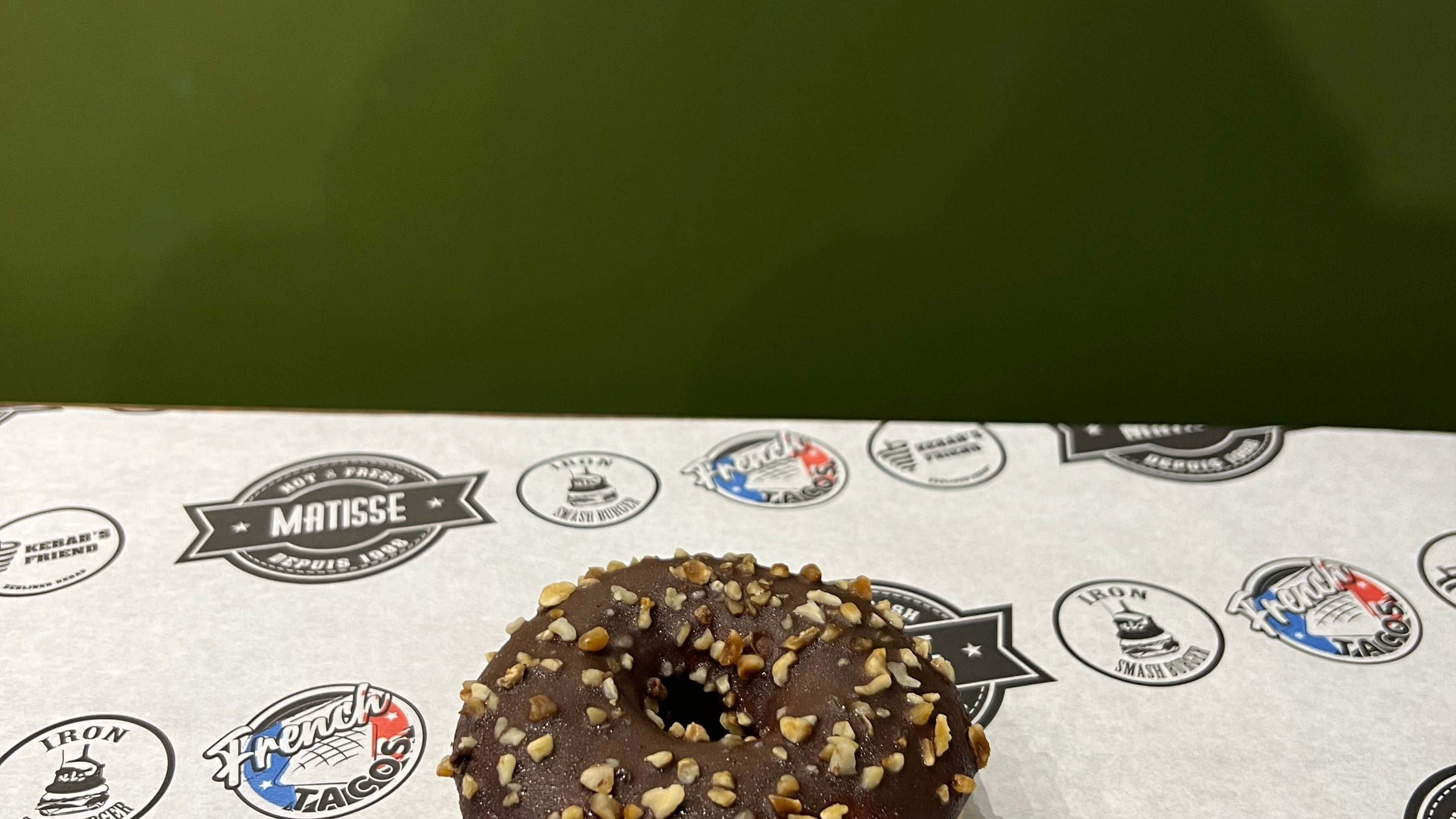 Donuts fourré au chocolat