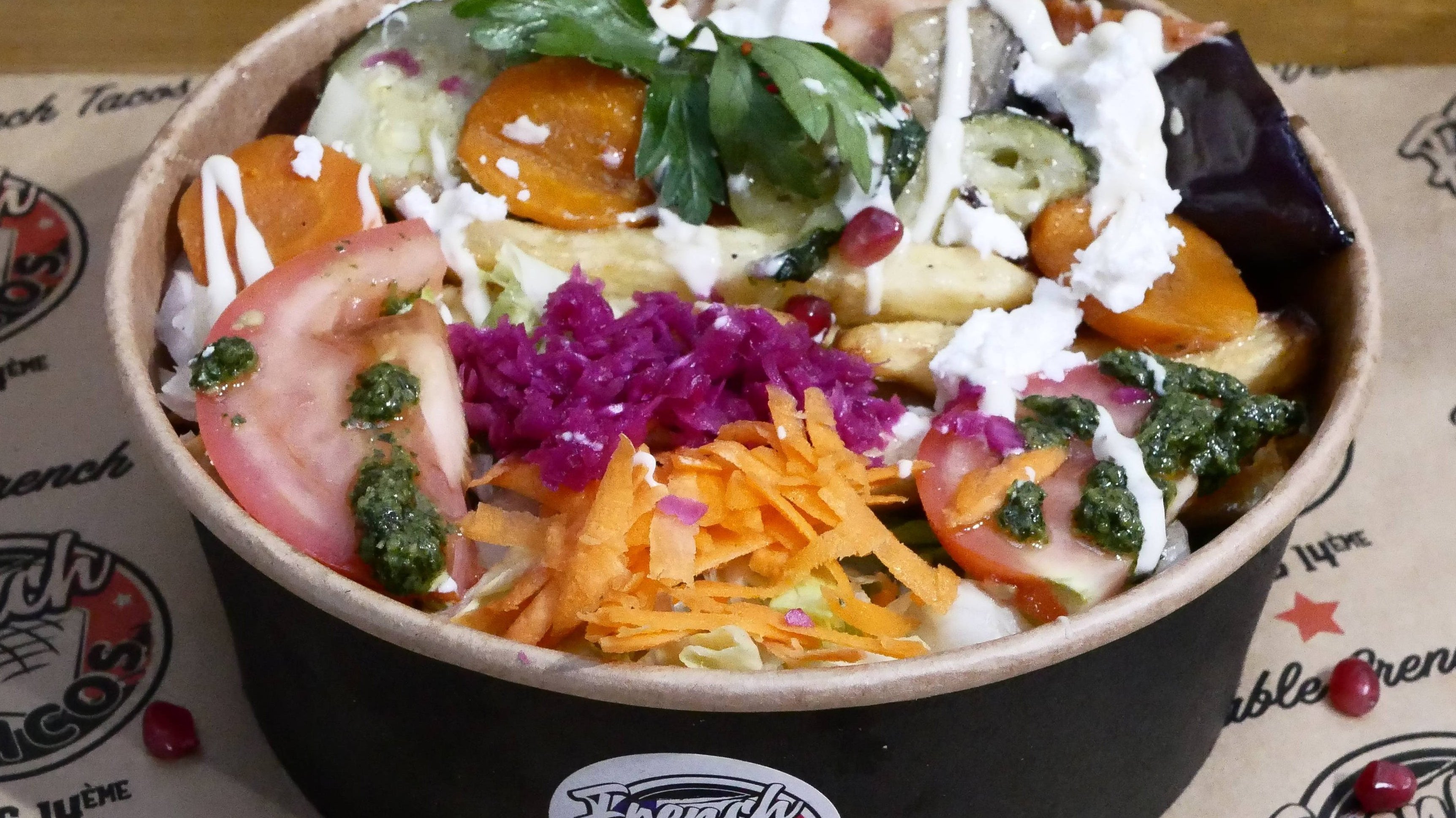 Bowl Poulet avec frites maison fraiche  & légumes grillé  🥗 🍟🧆  🐔
