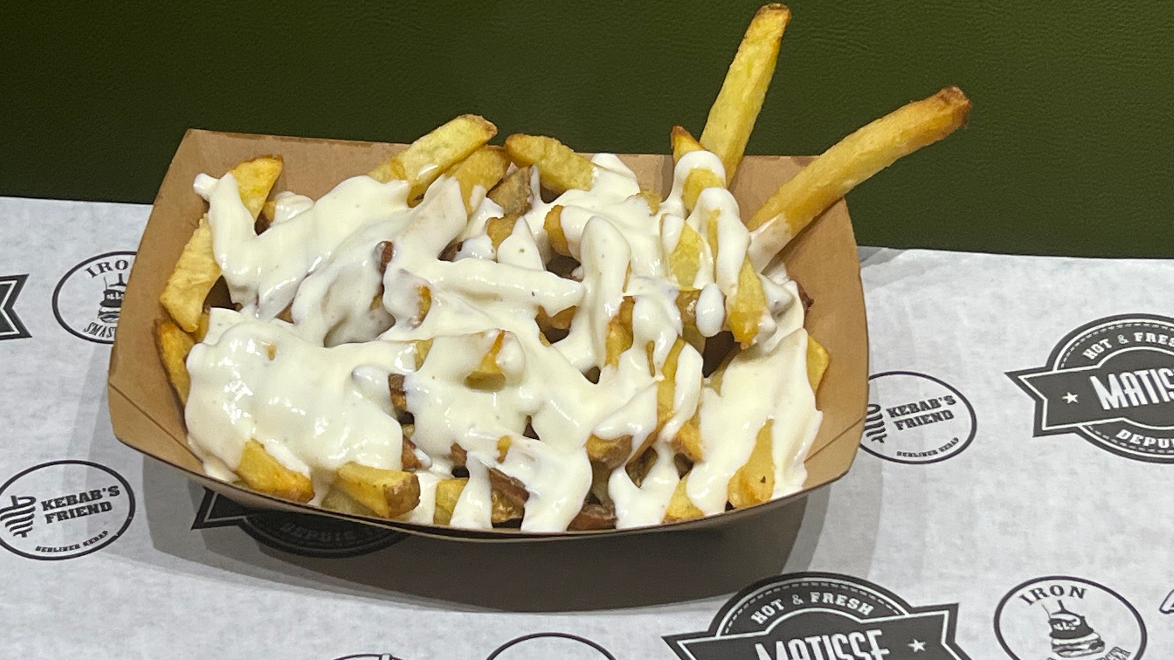 Grande Barquette Frites sauce fromagère   🍟🍟