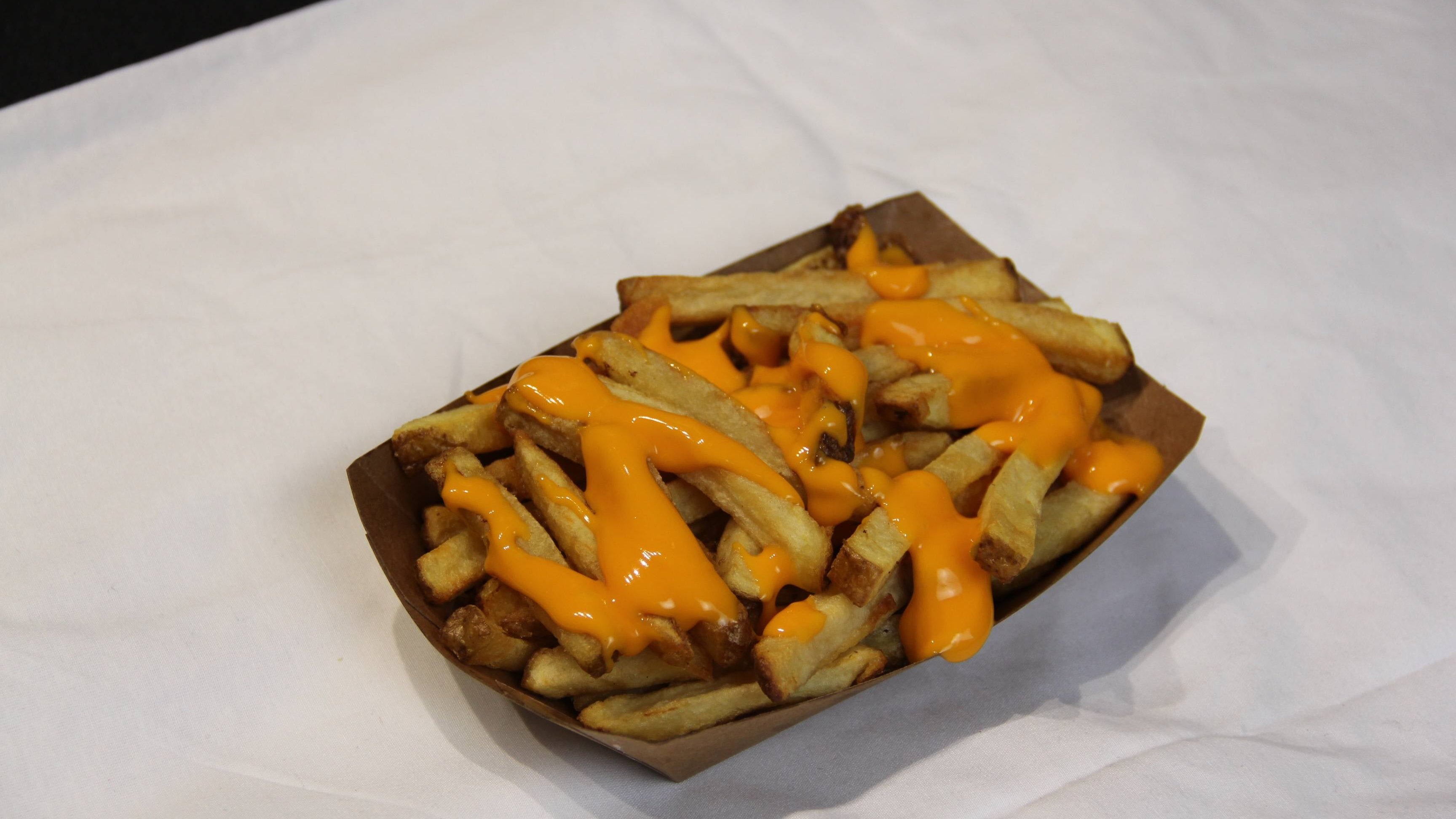 Cheesy fries ( frites cheddar)
